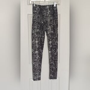 Shosho Women's Black, Gray & White Animal Print Patterned Leggings